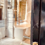 impression-pose-lettres-decoupees-vitrine-boutique-paris